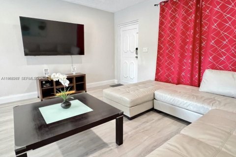 Casa en venta en Fort Lauderdale, Florida, 3 dormitorios, 112.88 m2 № 2031811 - foto 28