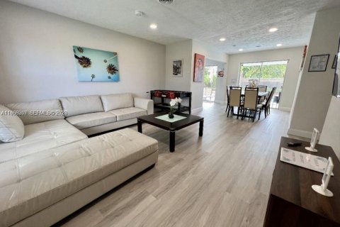 Casa en venta en Fort Lauderdale, Florida, 3 dormitorios, 112.88 m2 № 2031811 - foto 21