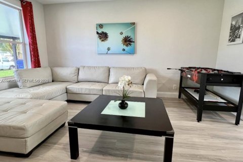 Casa en venta en Fort Lauderdale, Florida, 3 dormitorios, 112.88 m2 № 2031811 - foto 25