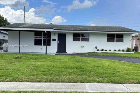 Casa en Fort Lauderdale, Florida 3 dormitorios, 112.88 m2 № 2031811