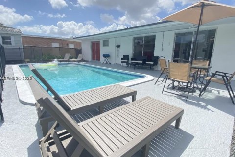 Casa en venta en Fort Lauderdale, Florida, 3 dormitorios, 112.88 m2 № 2031811 - foto 5