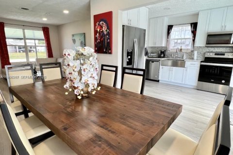 Casa en venta en Fort Lauderdale, Florida, 3 dormitorios, 112.88 m2 № 2031811 - foto 4