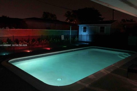 Casa en venta en Fort Lauderdale, Florida, 3 dormitorios, 112.88 m2 № 2031811 - foto 11