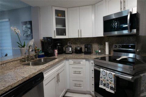 Copropriété à vendre à Miami, Floride: 2 chambres, 106.19 m2 № 1958581 - photo 7