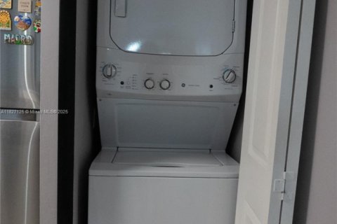 Copropriété à vendre à Miami, Floride: 2 chambres, 106.19 m2 № 1958581 - photo 13