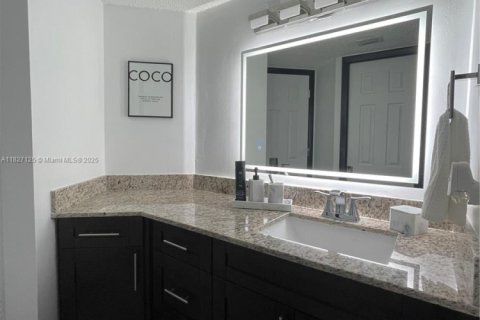 Copropriété à vendre à Miami, Floride: 2 chambres, 106.19 m2 № 1958581 - photo 12