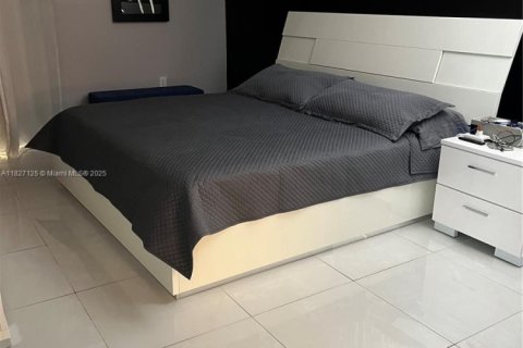 Copropriété à vendre à Miami, Floride: 2 chambres, 106.19 m2 № 1958581 - photo 2