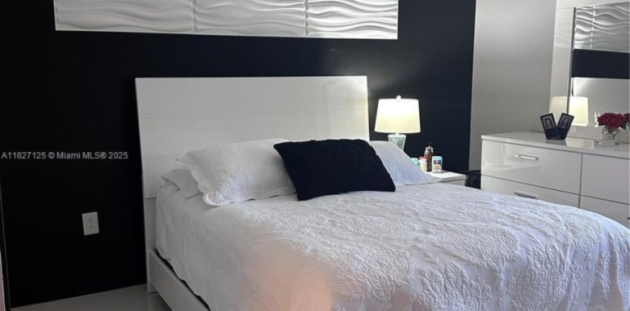 Condo à Miami, Floride, 2 chambres  № 1958581