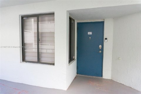 Copropriété à vendre à Miami, Floride: 2 chambres, 106.19 m2 № 1958581 - photo 18