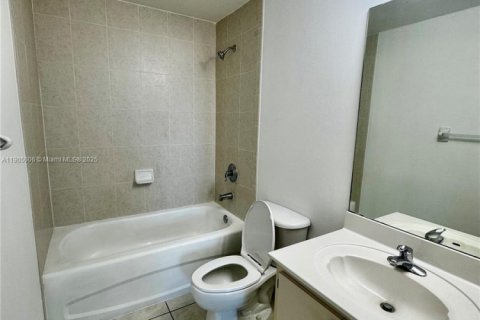 Copropriété à louer à Doral, Floride: 2 chambres, 84.54 m2 № 1963555 - photo 7