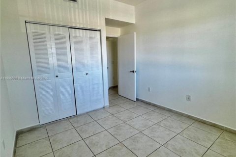 Copropriété à louer à Doral, Floride: 2 chambres, 84.54 m2 № 1963555 - photo 5