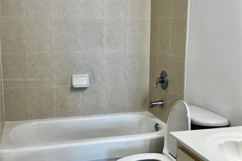 Copropriété à louer à Doral, Floride: 2 chambres, 84.54 m2 № 1963555 - photo 19