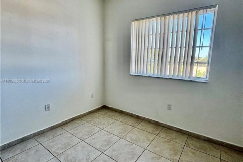 Copropriété à louer à Doral, Floride: 2 chambres, 84.54 m2 № 1963555 - photo 11