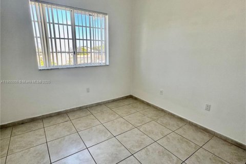 Copropriété à louer à Doral, Floride: 2 chambres, 84.54 m2 № 1963555 - photo 10