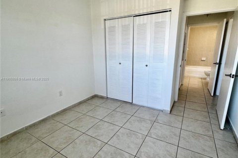 Copropriété à louer à Doral, Floride: 2 chambres, 84.54 m2 № 1963555 - photo 13