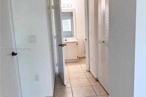 Copropriété à louer à Doral, Floride: 2 chambres, 84.54 m2 № 1963555 - photo 20