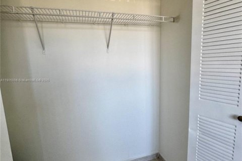 Copropriété à louer à Doral, Floride: 2 chambres, 84.54 m2 № 1963555 - photo 17