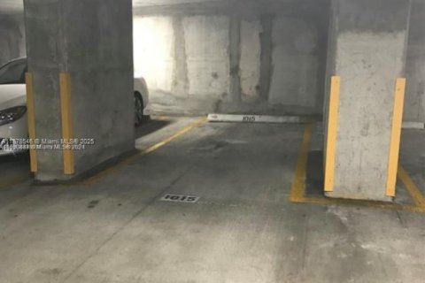 Condo in Miami, Florida  № 1927543 - photo 13