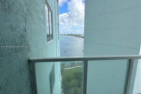 Condo in Miami, Florida  № 1927543 - photo 9