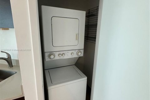 Condo in Miami, Florida  № 1927543 - photo 7