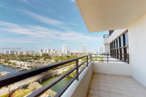 Condominio en venta en Hallandale Beach, Florida, 2 dormitorios, 118.91 m2 № 2035394 - foto 2