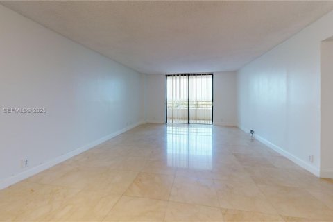 Condominio en venta en Hallandale Beach, Florida, 2 dormitorios, 118.91 m2 № 2035394 - foto 22