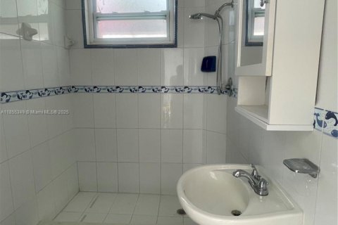 Купить коммерческую недвижимость в Майами-Бич, Флорида 400.04м2, № 1875064 - фото 16