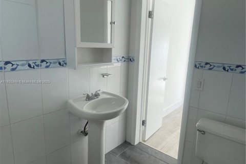 Купить коммерческую недвижимость в Майами-Бич, Флорида 400.04м2, № 1875064 - фото 17