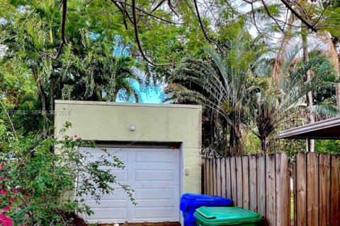 Casa en venta en Miami, Florida, 3 dormitorios, 129.6 m2 № 2044081 - foto 3