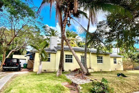 Casa en venta en Miami, Florida, 3 dormitorios, 129.6 m2 № 2044081 - foto 2