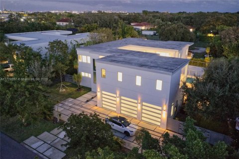 House in Pinecrest, Florida 6 bedrooms № 1712851 - photo 9