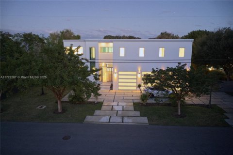 House in Pinecrest, Florida 6 bedrooms № 1712851 - photo 10
