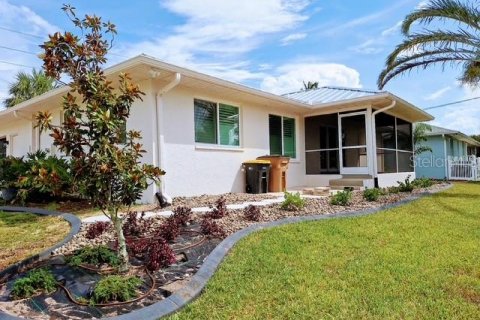 Casa en alquiler en Punta Gorda, Florida, 3 dormitorios, 130.25 m2 № 1822273 - foto 2