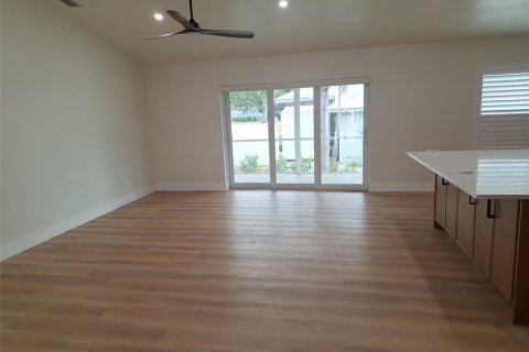 Casa en alquiler en Punta Gorda, Florida, 3 dormitorios, 130.25 m2 № 1822273 - foto 7
