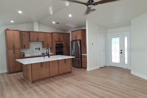 Casa en alquiler en Punta Gorda, Florida, 3 dormitorios, 130.25 m2 № 1822273 - foto 5
