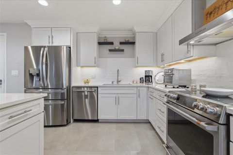 Condo in Clearwater, Florida, 2 bedrooms № 2358280 - photo 11