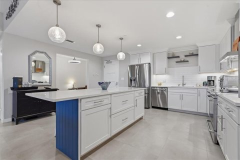 Condo in Clearwater, Florida, 2 bedrooms № 2358280 - photo 8