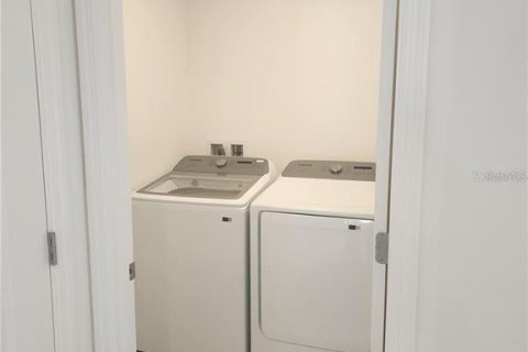 Снять в аренду таунхаус в Сан-Антонио, Флорида 3 комнаты, 160.91м2, № 2151329 - фото 9