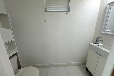 Touwnhouse à vendre à Orlando, Floride: 3 chambres, 165.27 m2 № 2398845 - photo 17