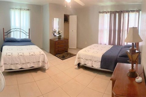 House in Lakeland, Florida 8 bedrooms, 927.91 sq.m. № 1684427 - photo 16