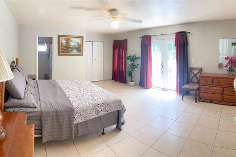 House in Lakeland, Florida 8 bedrooms, 927.91 sq.m. № 1684427 - photo 13