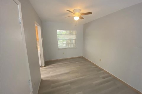 Apartamento en alquiler en Leesburg, Florida, 2 dormitorios, 80.36 m2 № 1853428 - foto 4