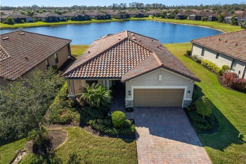 House in Bradenton, Florida 3 bedrooms, 171.78 sq.m. № 1524109 - photo 1