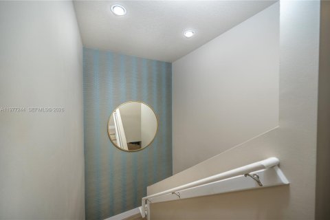 Townhouse in Miami, Florida 3 bedrooms, 165.09 sq.m. № 2042457 - photo 6