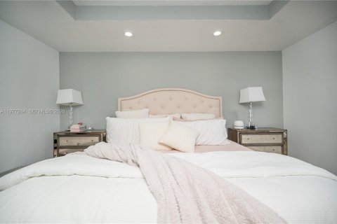 Townhouse in Miami, Florida 3 bedrooms, 165.09 sq.m. № 2042457 - photo 12