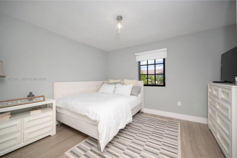 Townhouse in Miami, Florida 3 bedrooms, 165.09 sq.m. № 2042457 - photo 22