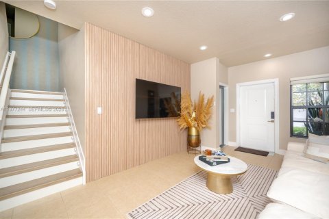 Townhouse in Miami, Florida 3 bedrooms, 165.09 sq.m. № 2042457 - photo 4