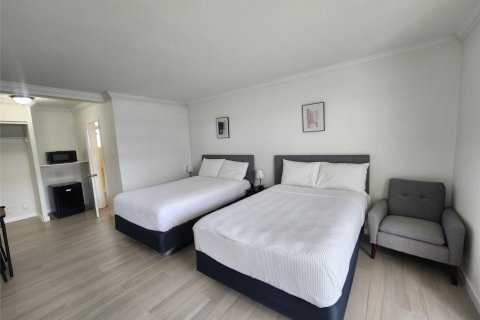 Casa en alquiler en Fort Lauderdale, Florida, 37.16 m2 № 938761 - foto 1