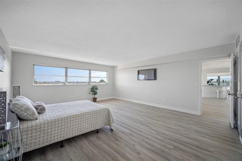 Купить кондоминиум в Сент-Пит-Бич, Флорида 5 комнат, 248.05м2, № 1431009 - фото 25