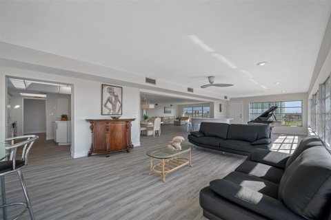 Купить кондоминиум в Сент-Пит-Бич, Флорида 5 комнат, 248.05м2, № 1431009 - фото 6
